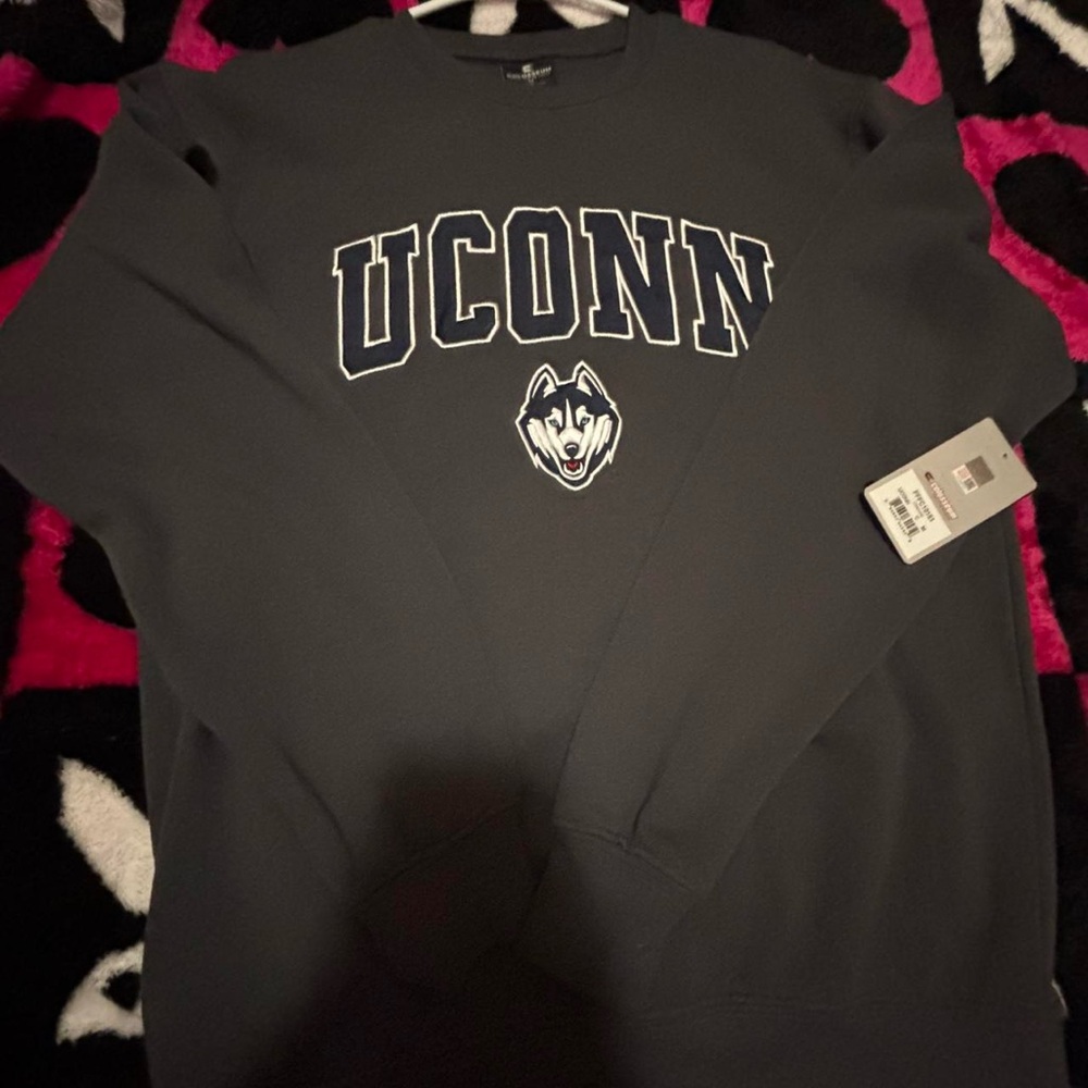 Colosseum UConn Men's Black Crewneck Sweater